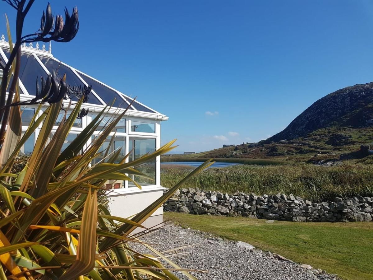 Дома для отпуска No3 Ballyconneely Cottage Балликоннили