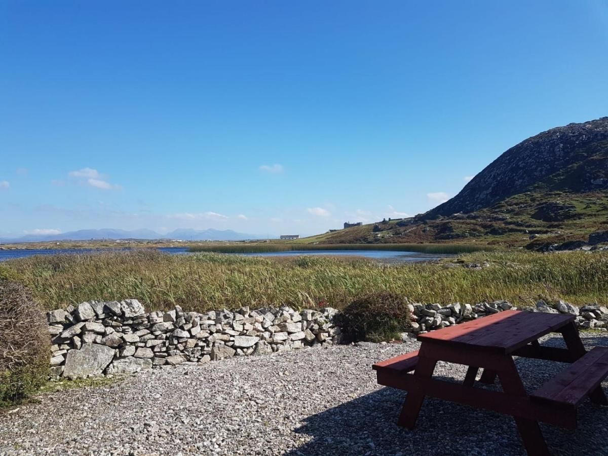 Дома для отпуска No3 Ballyconneely Cottage Балликоннили